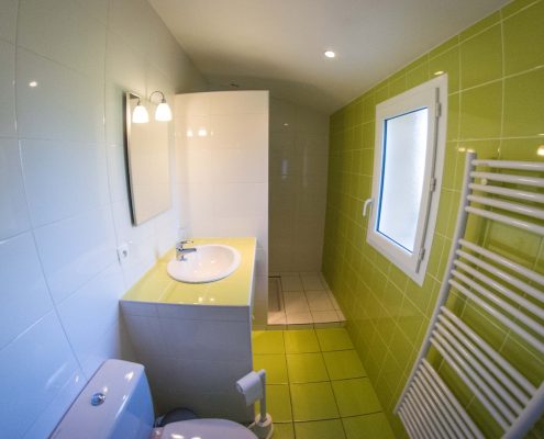 salle-de-bain-chambre-hotes-saint-medard-en-jalles-theme-vert